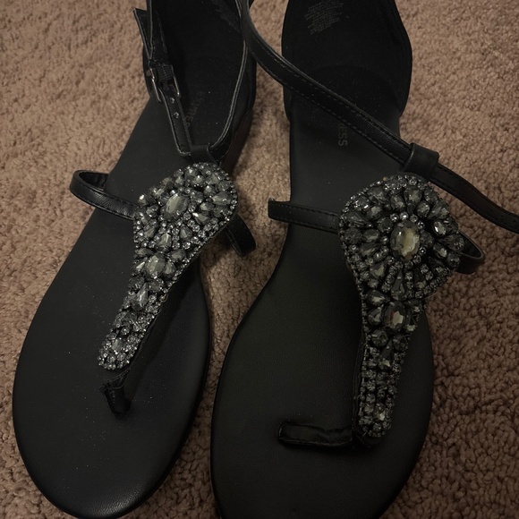Black thong sandals - Picture 1 of 6